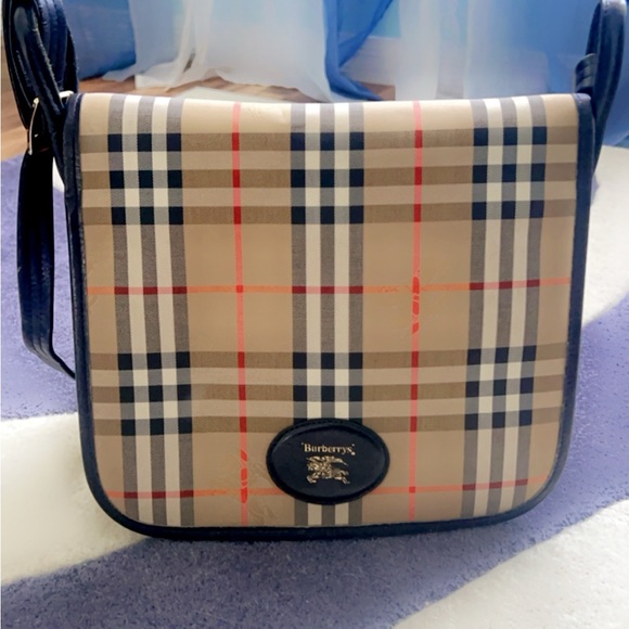 Burberry Handbags - ❌❌SOLD❌❌Burberry messenger bag